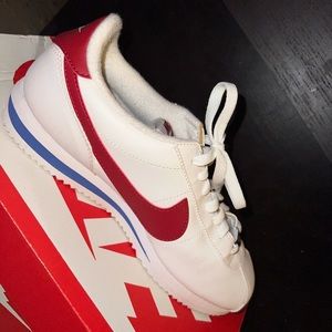 nike cortez size 8 up for grabs only worn twice for pictures still on good shape